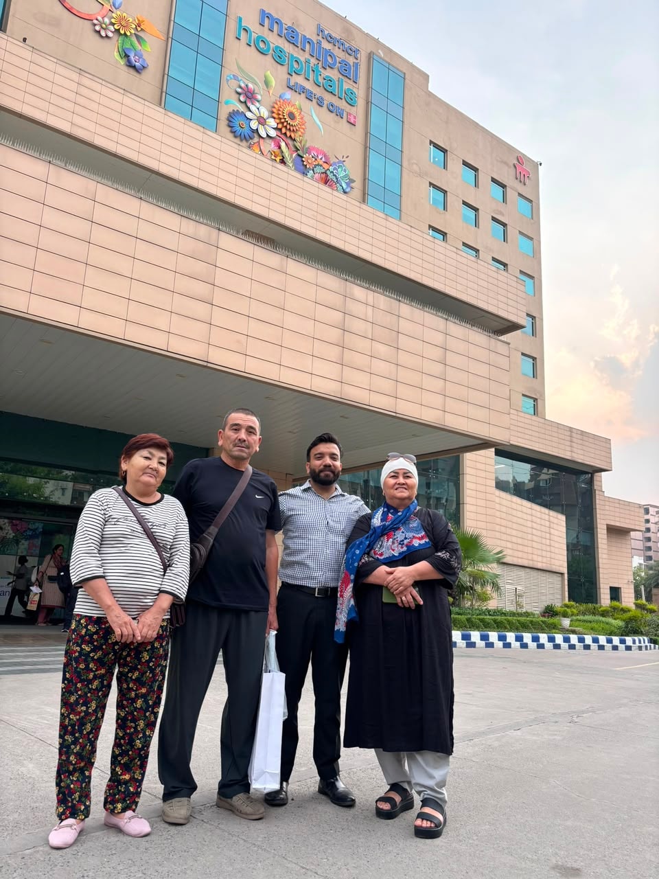 Kyrgyzstan patients with Wiseheal Healthcare team at Manipal Hospital Dwarka