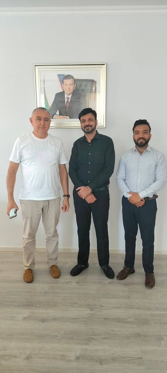 Wiseheal Healthcare team with Uzbekistan official partner — formal meeting