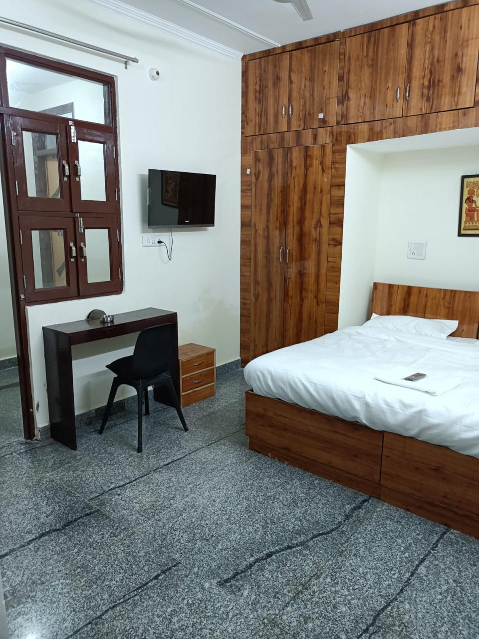 Greenview Room 2