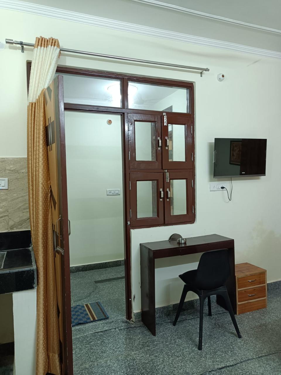 Greenview Room 2