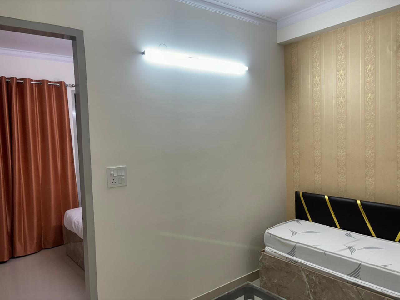 Sunrise Room 1